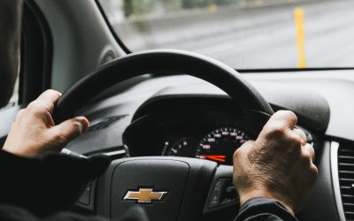 Safe Driving Tips for Both Teens and  Experienced Drivers